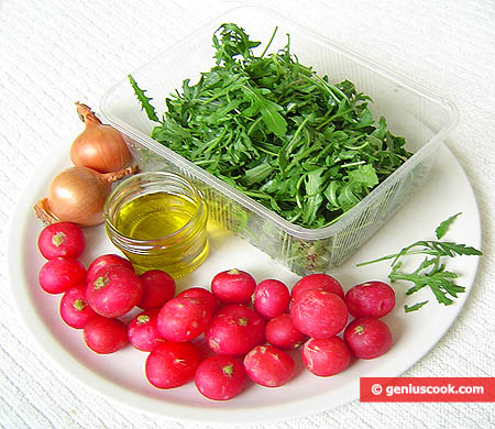Ingredienti per insalata di rucola e ravanelli 