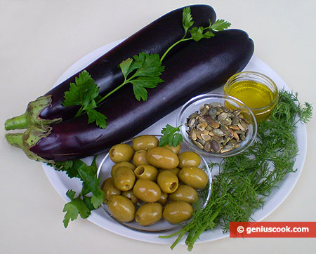 ingredienti per l'insalata di melanzane, olive e semi di zucca