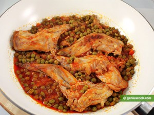 Coniglio stufato con Piselli | piatto di carne ...